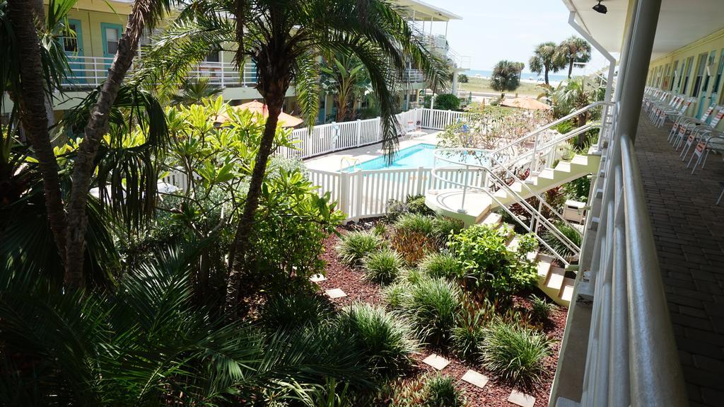 Tropic Terrace Of Treasure Island Hotel St. Pete Beach Eksteriør billede