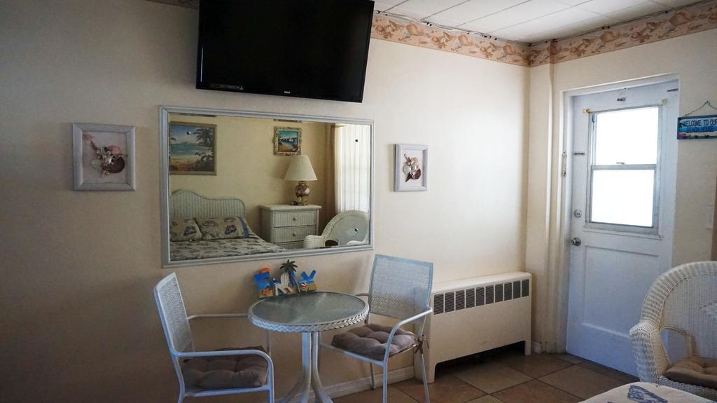 Tropic Terrace Of Treasure Island Hotel St. Pete Beach Værelse billede